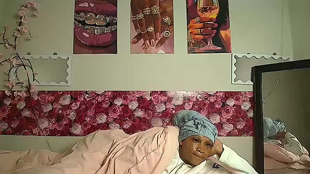 EnchantingLisa webcam