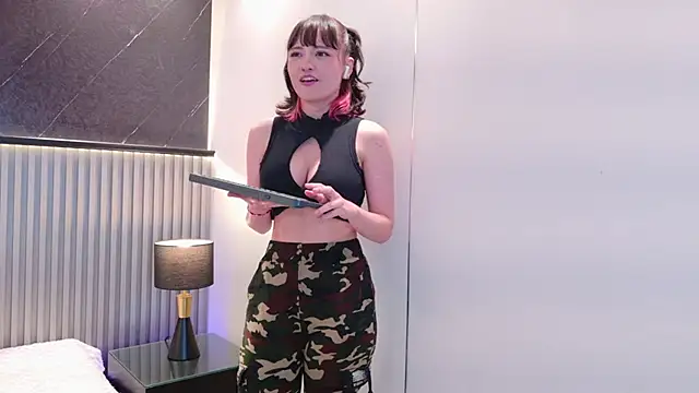 Emily_amaura webcam