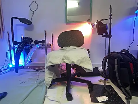 NykkiKnyx666 webcam