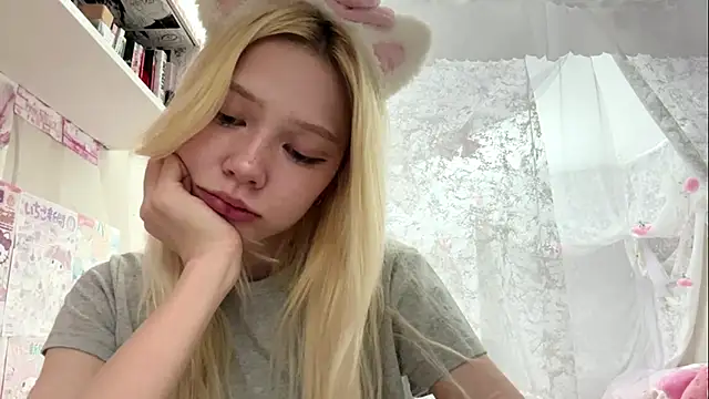 LinaFloww webcam