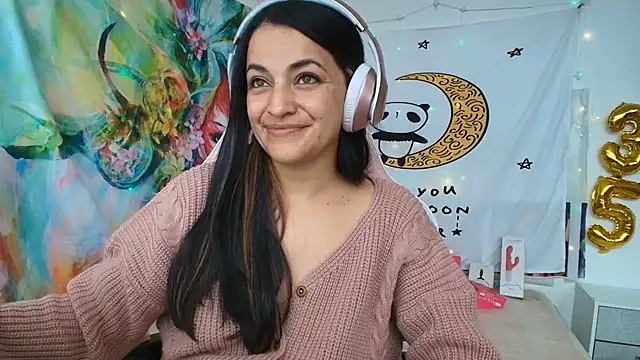 LovelyAzucena webcam