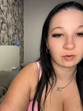 LittleChaosQueen webcam