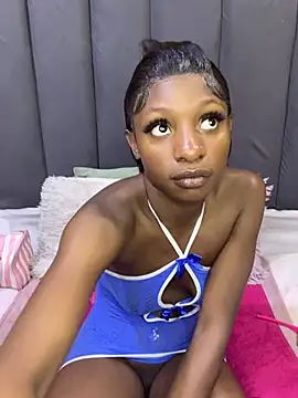 LonelyQueenxx25 webcam