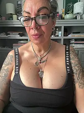 dieseldame1313 webcam