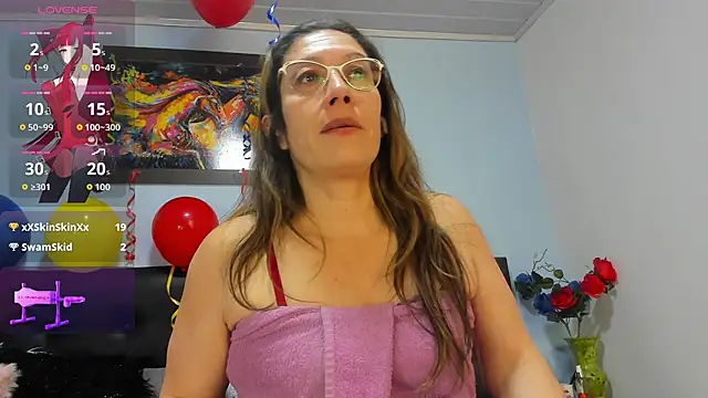 kaylaMinov_ webcam