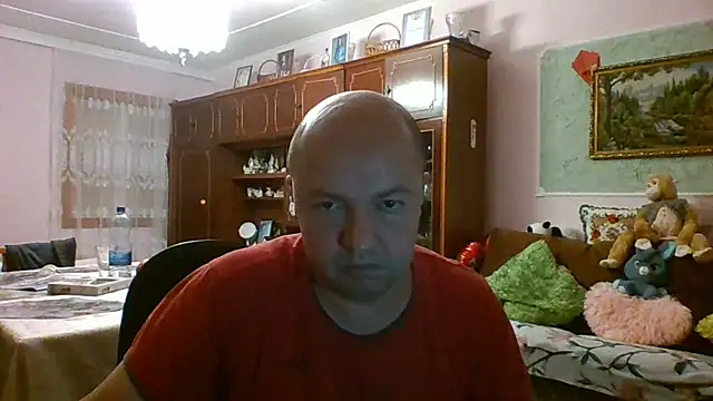 Luceriusbigass live cam on StripChat