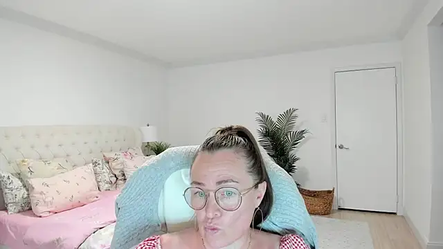 Vika73 webcam