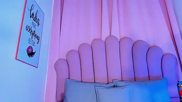 nicolemadrird - NicoleMadrird's free webcam - UK Sex Cams