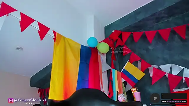 GingerMoon_ live cam on StripChat