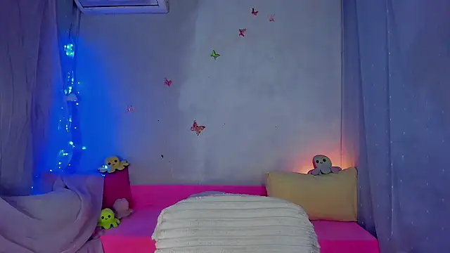 YourLizzyDoll webcam