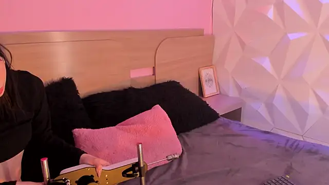 KittyVelve webcam