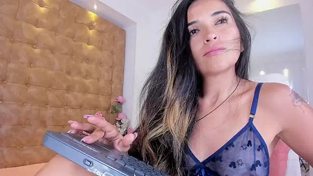 violet_giraldo webcam