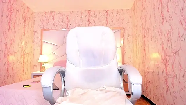 Emily_Whinfre webcam
