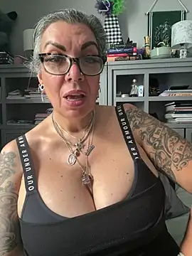 dieseldame1313 webcam