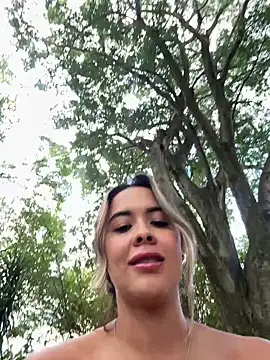 Emilia_Bakerr webcam