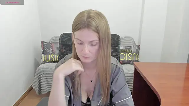 Alisha_Skyes webcam