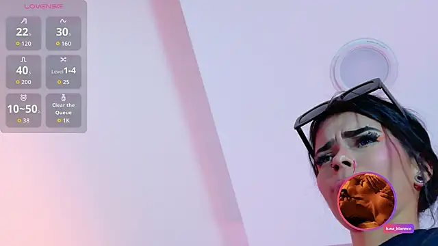 luna_blannco webcam