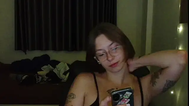 JuicyErika webcam