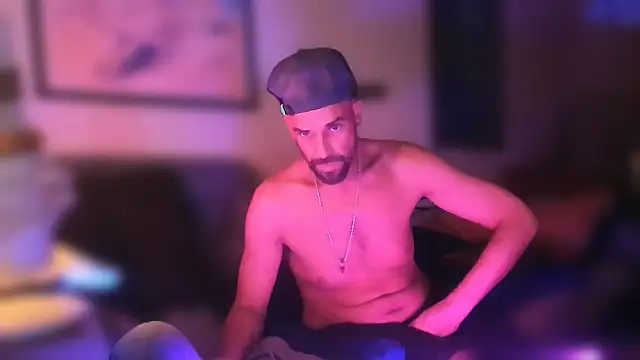 Guyst049 webcam