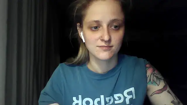 LeaWetGirl webcam