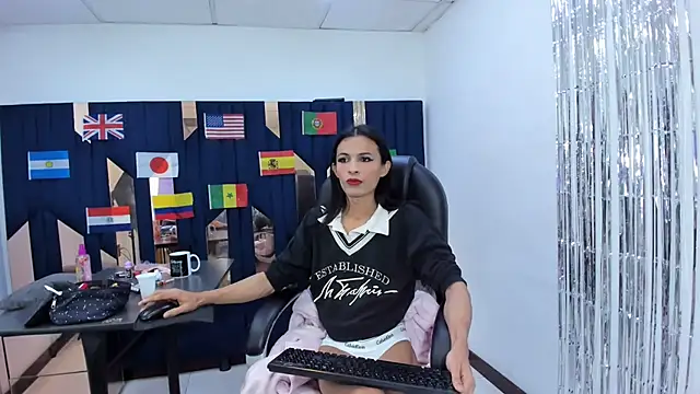 Aisha_hotts777 webcam
