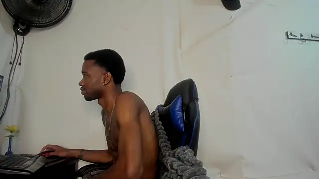 Kofi_exotic_2 webcam
