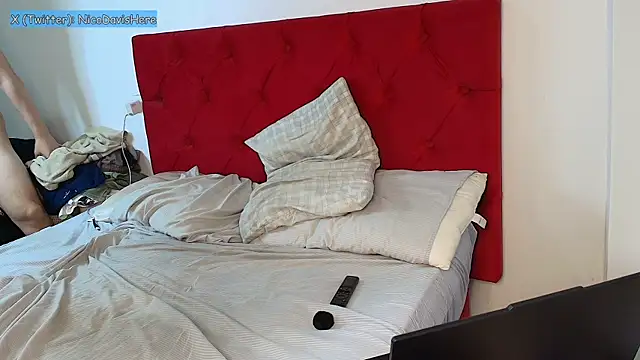 NicoDavisOfficial webcam