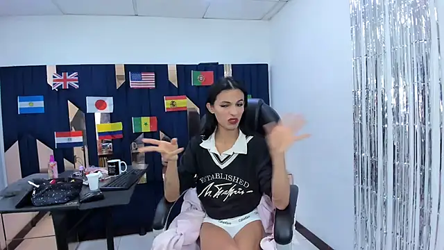 Aisha_hotts777 webcam