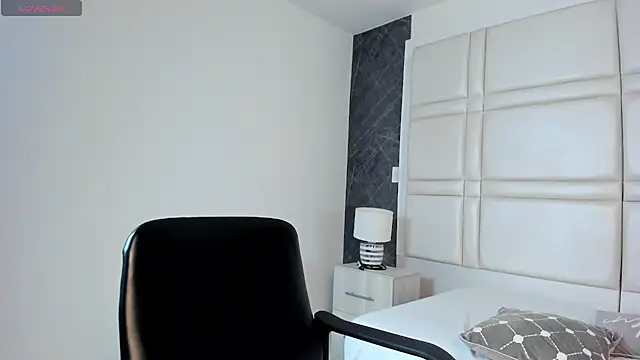 zoe_linss webcam