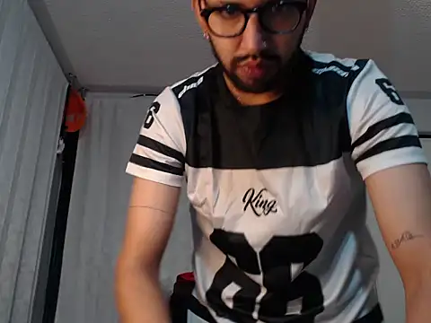 thomass1018 webcam