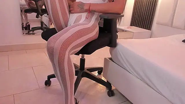Maia_Clark520 webcam