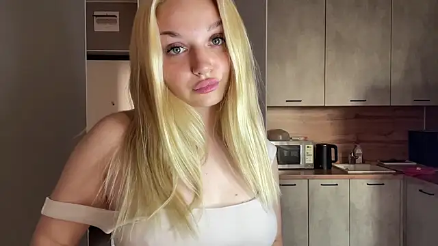 EvelynStars Live Web Cam Show