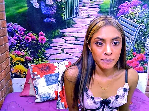 IndianPretty14u2Luv webcam