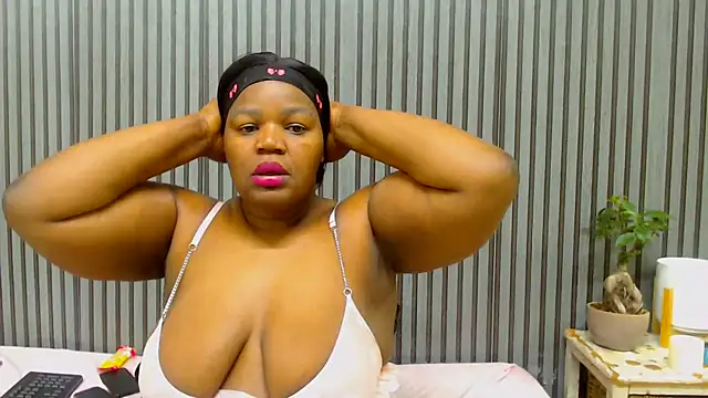 ROYALASS25 webcam