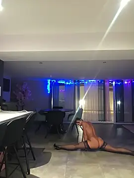 JuneLaFrenchie webcam