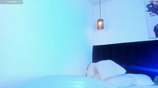 dolly_zoe webcam