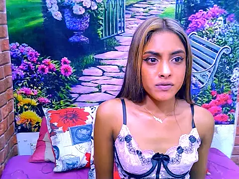 IndianPretty14u2Luv webcam
