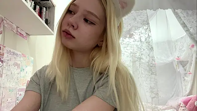 LinaFloww webcam