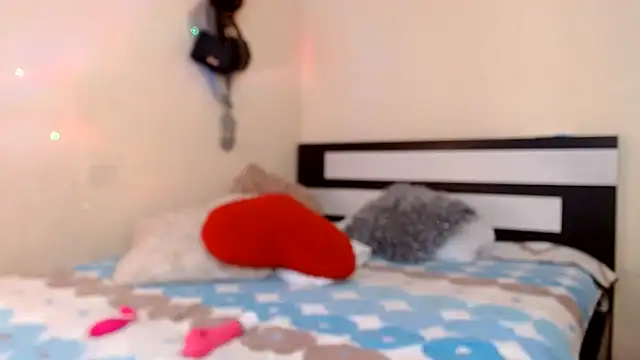 chika_hellar webcam