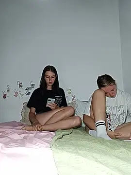 ella_maya webcam
