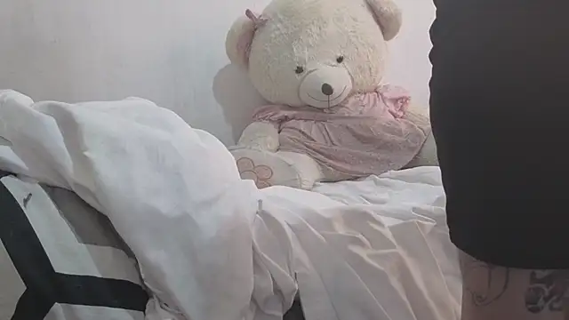 lucywhite13 webcam