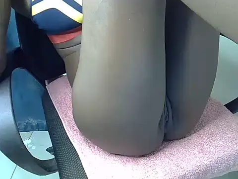 sexyonebb webcam
