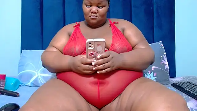 LadyBear2002 webcam