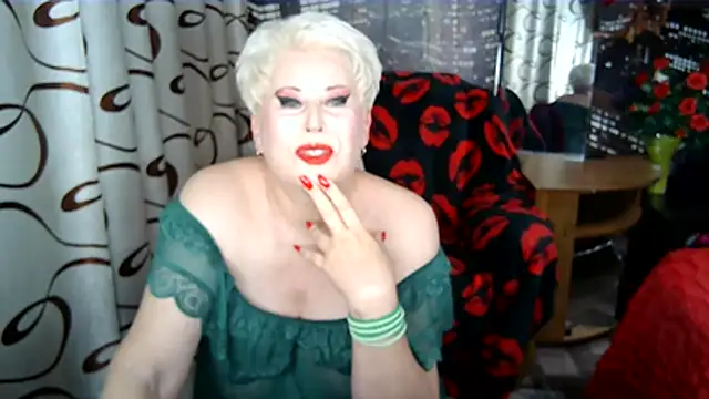 SWEET--Nika webcam