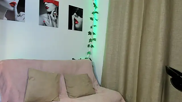 Rebeca_Marchetti webcam