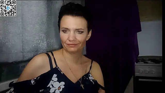 HotMamaQueen234 webcam