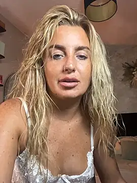 CharlottemilfUKx webcam