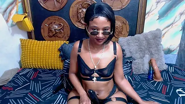 GoldenBigAssCurvy1 webcam