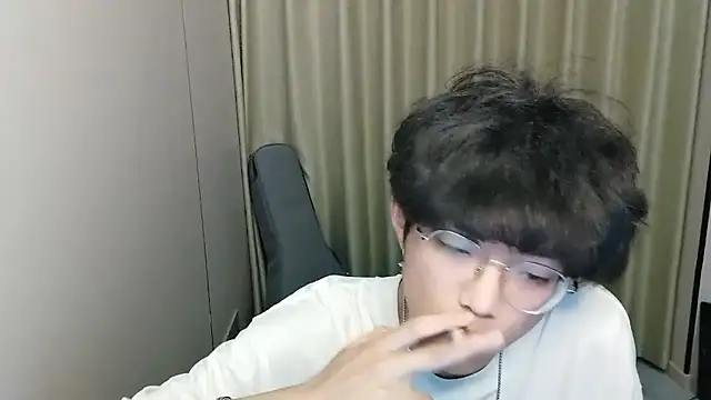 wssoo11 live cam on StripChat