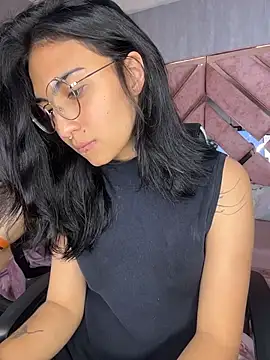 Velvet_Mysstic webcam